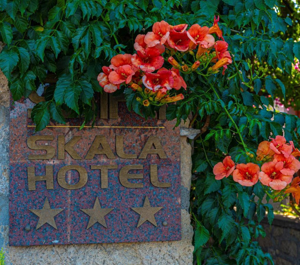 Skala Hotel Bagian luar foto