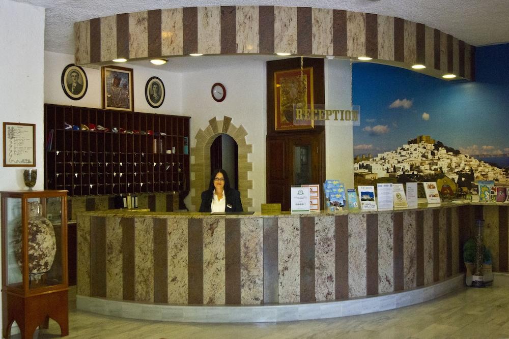 Skala Hotel Bagian luar foto